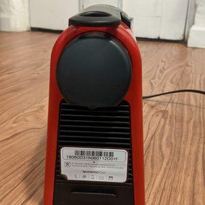 Nespresso Essenza Mini by De'Longhi, Ruby Red, EN85RAE